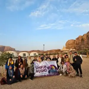 Rombongan jamaah Manasik Tour Travel saat ziarah Al Aqsha dan Wadi Rum