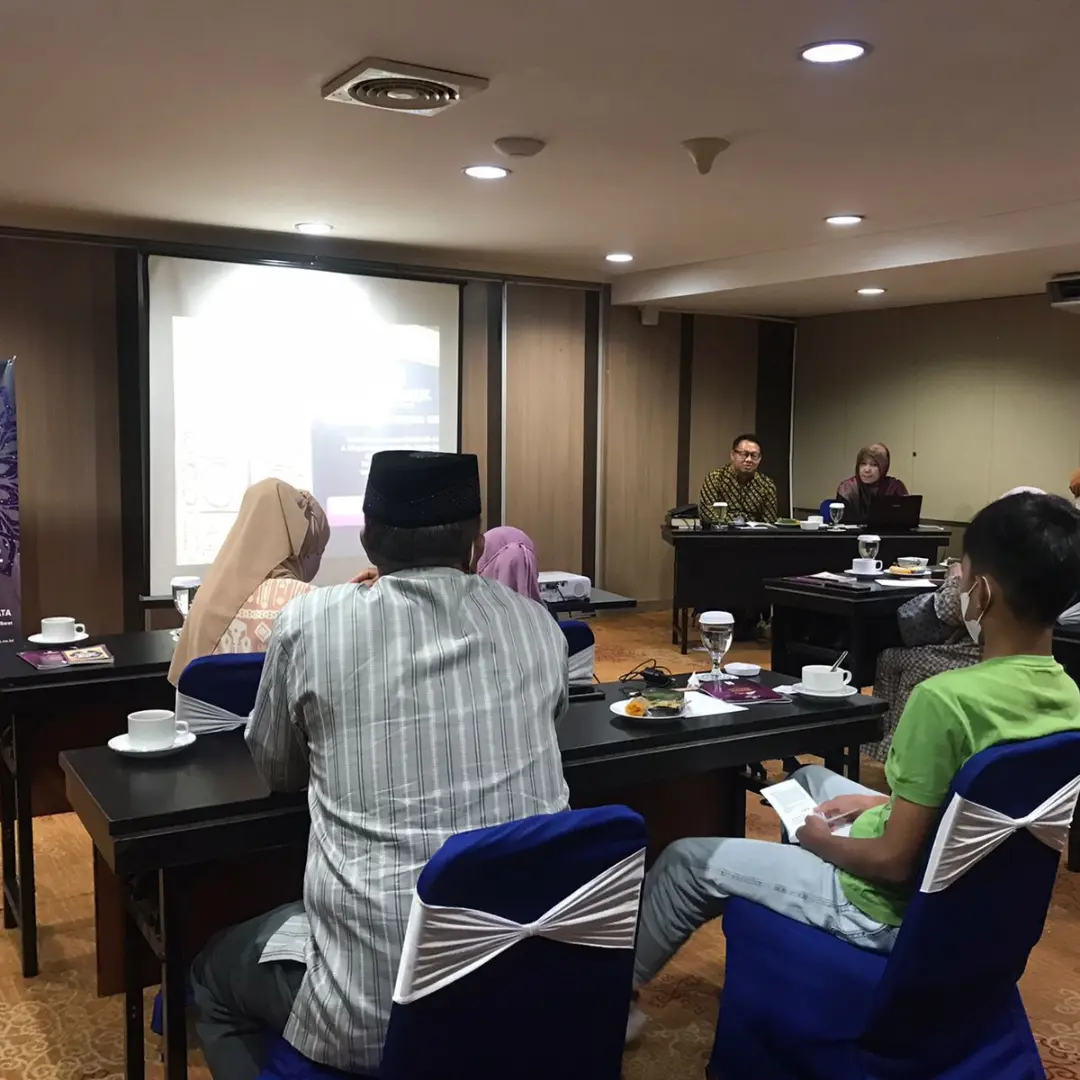 Suasana perjalanan jamaah dan peserta bersama Manasik Tour Travel