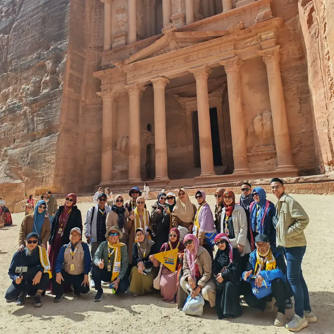 Dokumentasi jamaah Manasik Tour Travel dalam perjalanan ziarah religi