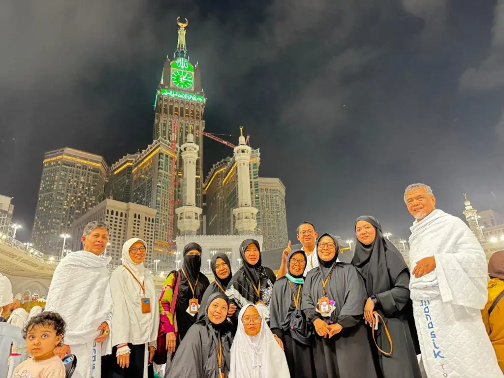 Suasana jamaah Umroh Syawal di depan Ka'bah