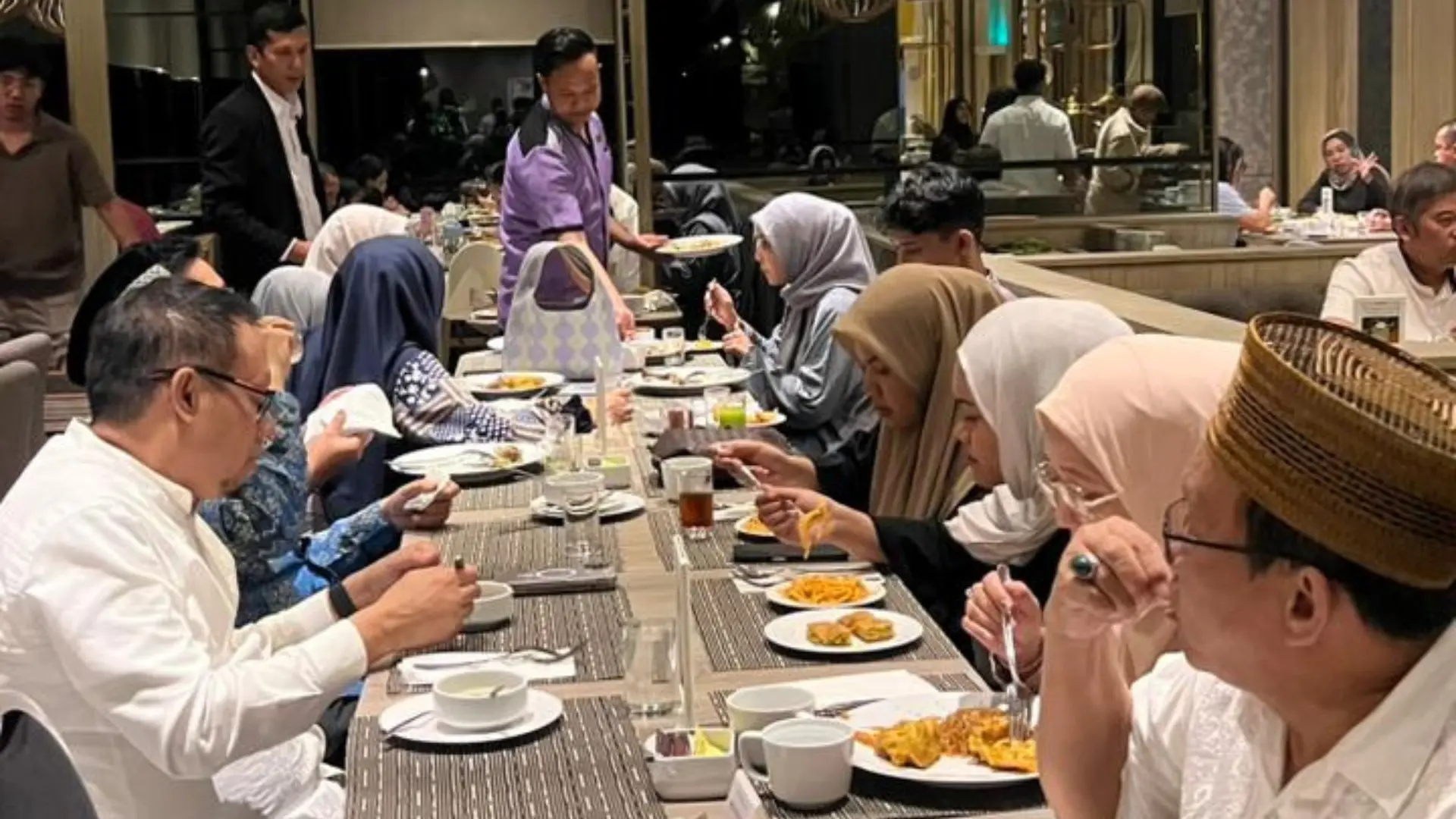 Kebersamaan jamaah dalam program umroh Manasik Tour