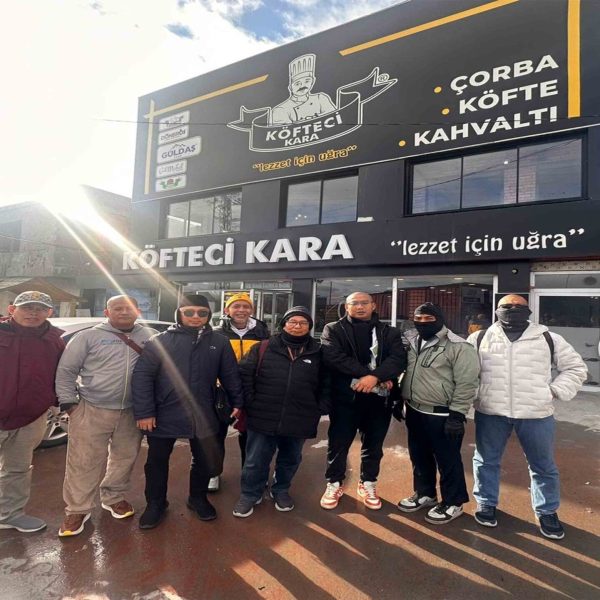 Paket tour Turki plus Dubai Manasik Tour Travel bersama jamaah di destinasi populer